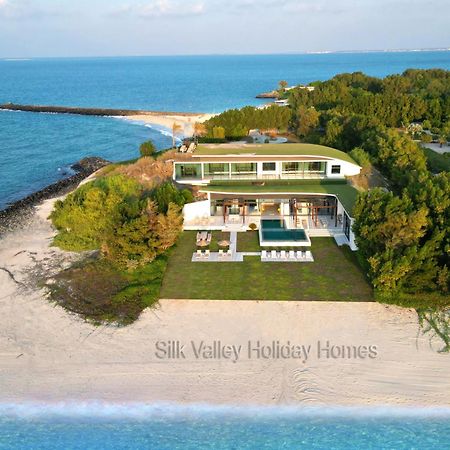 Silk Valley - Grand 6-Bedroom Beach Front Villa 阿布扎比 外观 照片